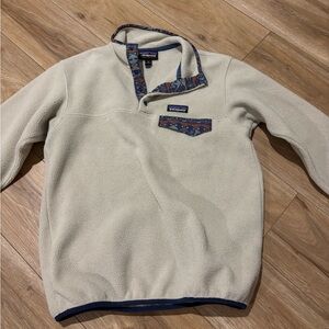 Patagonia Cream Crewneck Sweater Cozy Classic Design